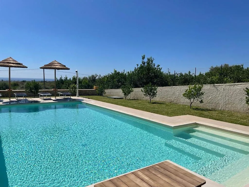 فندق مبيت وإفطار Villa Carmiano Luxury Bedrooms In Avola In The Province Of Syracuse With Spa And Swimming Pool And Wonderful Seaview